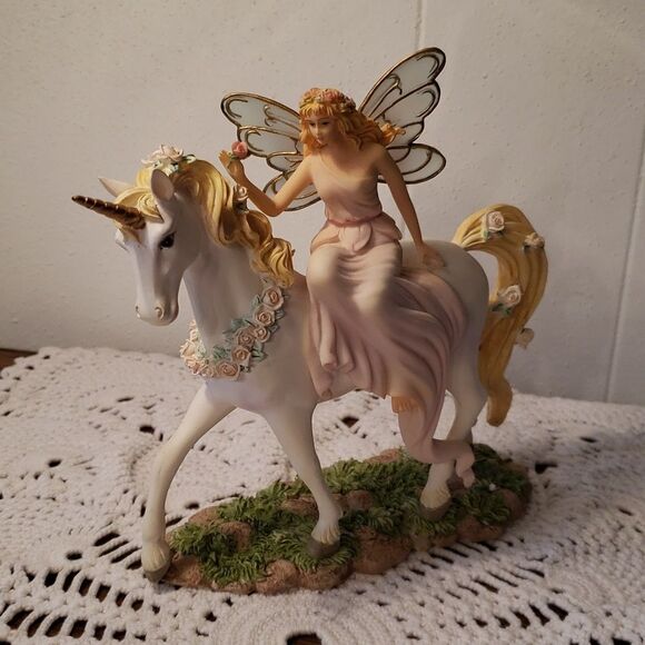 Hamilton Collection Special Messages Collection "Messages of Love" Angel Unicorn - Picture 4 of 6